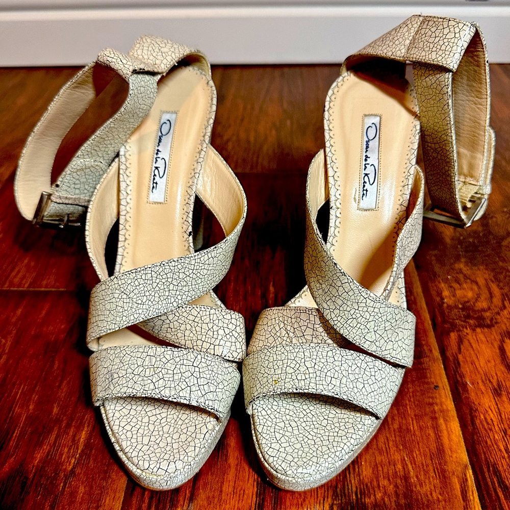 Cream cracked leather finish Oscar de la Renta heels with strap